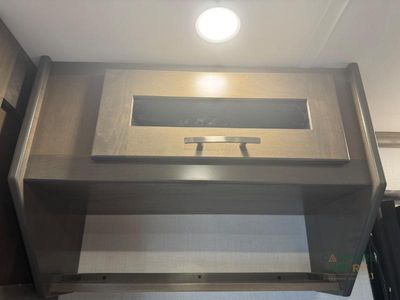 2025 Dynamax DynaQuest XL — photo 32 view