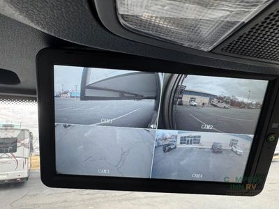 2025 Dynamax DynaQuest XL — photo 34 view