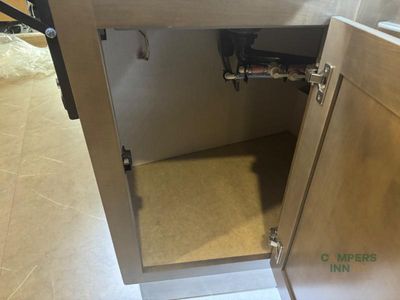 2025 Dynamax DynaQuest XL — photo 48 view