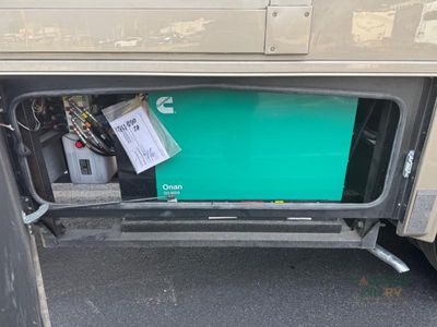 2025 Dynamax DynaQuest XL — photo 10 view