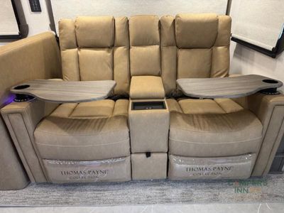 2025 Dynamax DynaQuest XL — photo 36 view