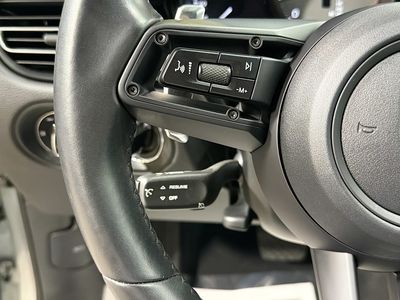 2022 Porsche Macan - Photo 37
