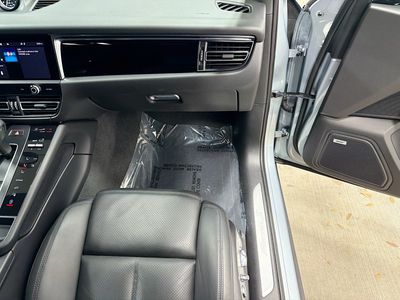 2022 Porsche Macan - Photo 18