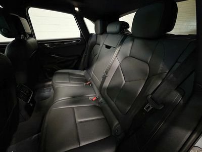 2022 Porsche Macan - Photo 21