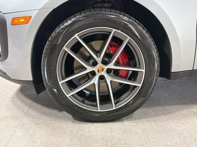 2022 Porsche Macan - Photo 42