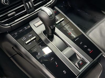 2022 Porsche Macan - Photo 28