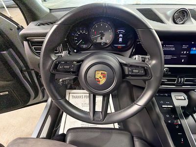 2022 Porsche Macan - Photo 39