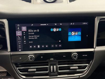 2022 Porsche Macan - Photo 31