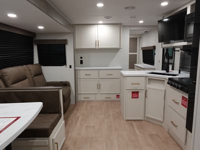 2026 Grand Design Transcend - Photo 6