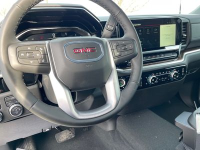 2025 GMC Sierra 2500HD — photo 13 view