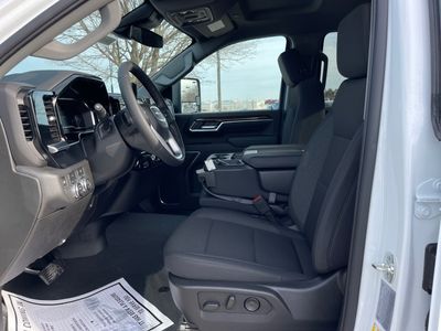 2025 GMC Sierra 2500HD — photo 9 view