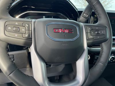 2025 GMC Sierra 2500HD — photo 11 view