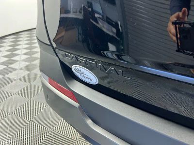 2026 Kia Carnival Hybrid — detail view
