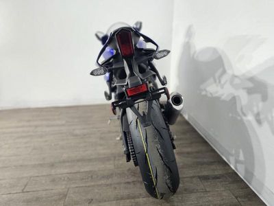 2026 Yamaha YZF-R1 - Photo 8