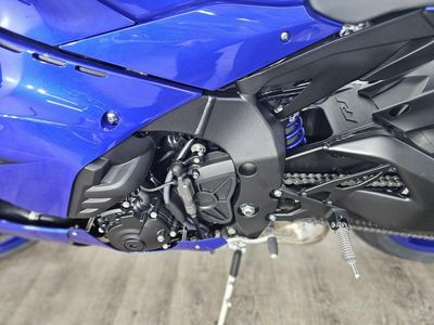 2026 Yamaha YZF-R1 - Photo 18