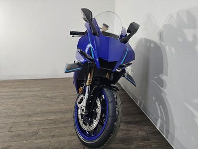 2026 Yamaha YZF-R1 - Photo 4