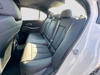2026 BMW 3 Series — photo 19 view