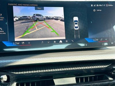 2026 BMW 3 Series — photo 11 view