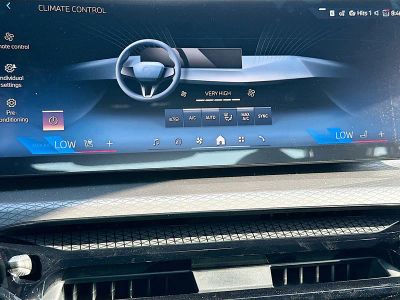 2026 BMW 3 Series — photo 13 view