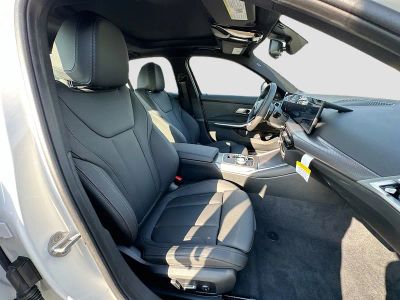 2026 BMW 3 Series — photo 23 view