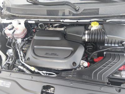 2023 Chrysler Voyager - Photo 9