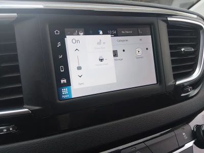 2023 Chrysler Voyager - Photo 18