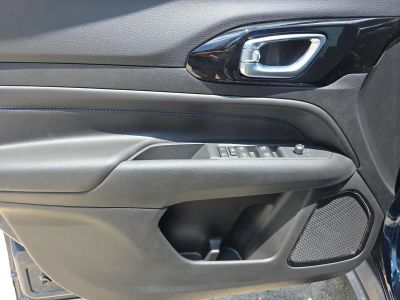 2026 Jeep Compass — photo 14 view