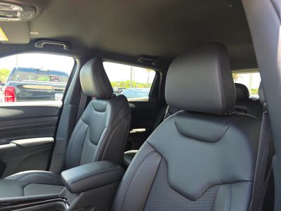 2026 Jeep Compass — photo 11 view
