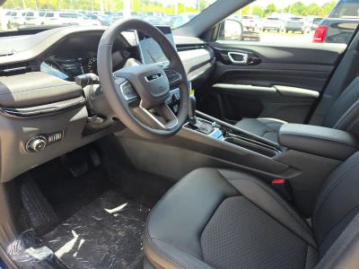 2026 Jeep Compass — photo 13 view