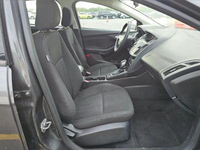 2018 Ford Focus — photo 10 view