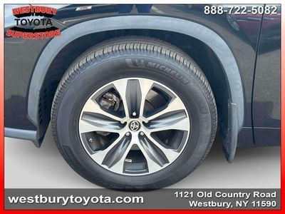 2022 Toyota Highlander - Photo 13