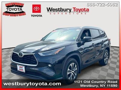 2022 Toyota Highlander - Photo 5