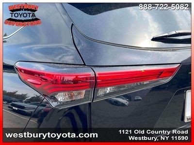 2022 Toyota Highlander - Photo 12