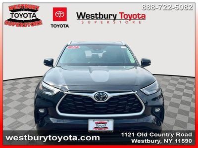 2022 Toyota Highlander - Photo 3