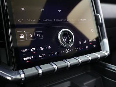 2025 GMC Acadia - Photo 24
