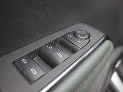 2025 GMC Acadia - Photo 16