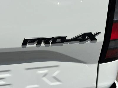 2023 Nissan Frontier — photo 11 view
