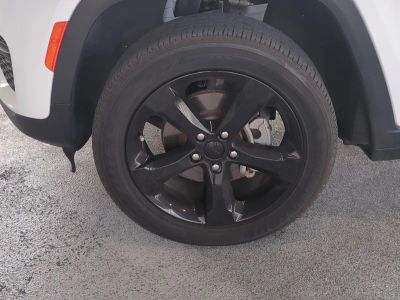 2023 Jeep Grand Cherokee — photo 11 view