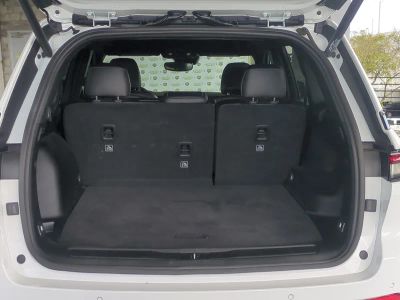 2023 Jeep Grand Cherokee — photo 13 view