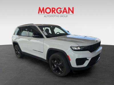 2023 Jeep Grand Cherokee — side profile view