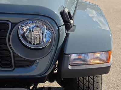 2026 Jeep Gladiator — photo 11 view