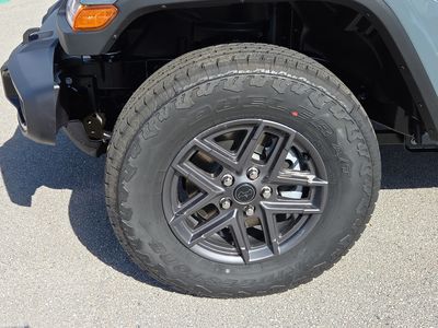 2026 Jeep Gladiator — photo 12 view