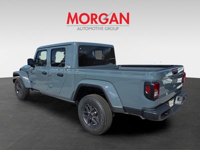 2026 Jeep Gladiator — photo 7 view