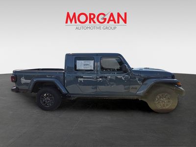 2026 Jeep Gladiator — photo 8 view