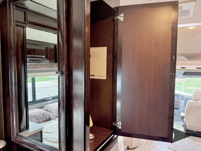 2017 Thor Motor Coach Synergy - Photo 31