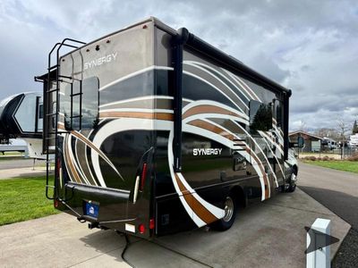 2017 Thor Motor Coach Synergy - Photo 7