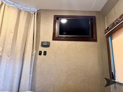 2017 Thor Motor Coach Synergy - Photo 37