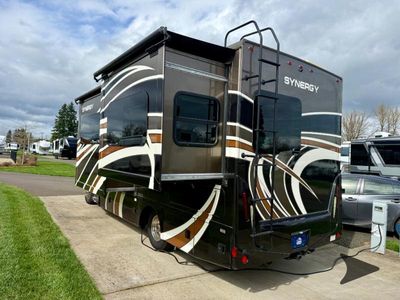 2017 Thor Motor Coach Synergy - Photo 5
