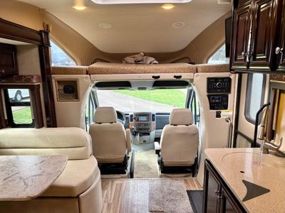 2017 Thor Motor Coach Synergy - Photo 13