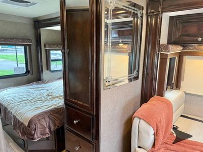 2017 Thor Motor Coach Synergy - Photo 28